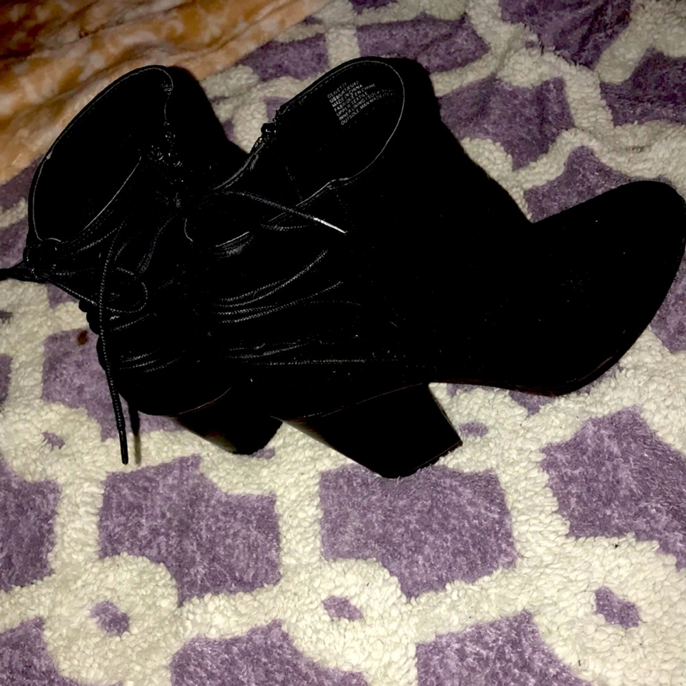 Women’s boots with heel